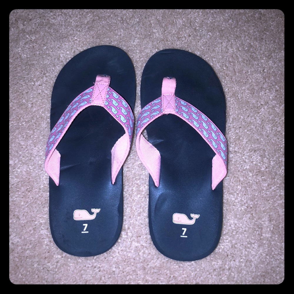 Vineyard vines flip flops